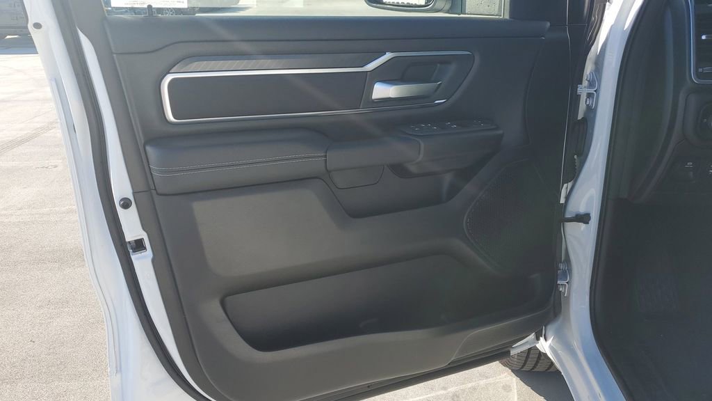 New 2026 RAM 1500 4x4 Crew Cab image 21