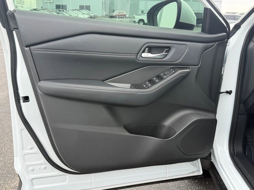 Used 2026 Nissan Rogue SV w/ SV Premium Package image 13