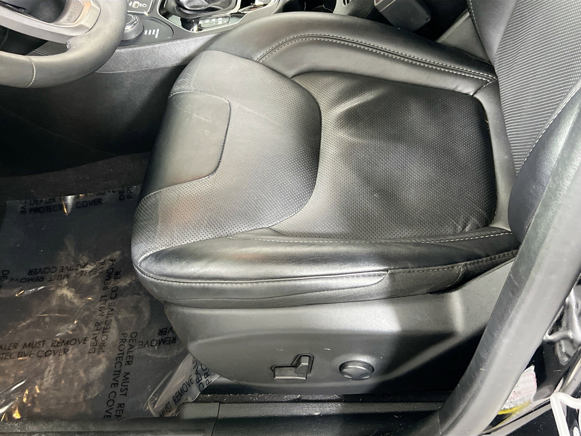 Used 2022 Jeep Cherokee Limited AWD/4WD image 18