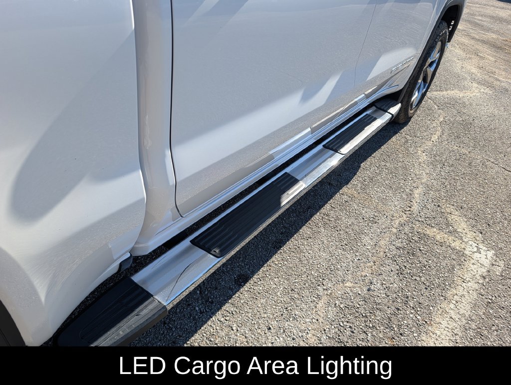 Used 2023 GMC Sierra 1500 SLT AWD/4WD image 30