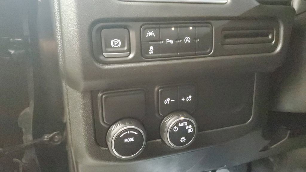 Used 2024 Chevrolet Tahoe LT image 27