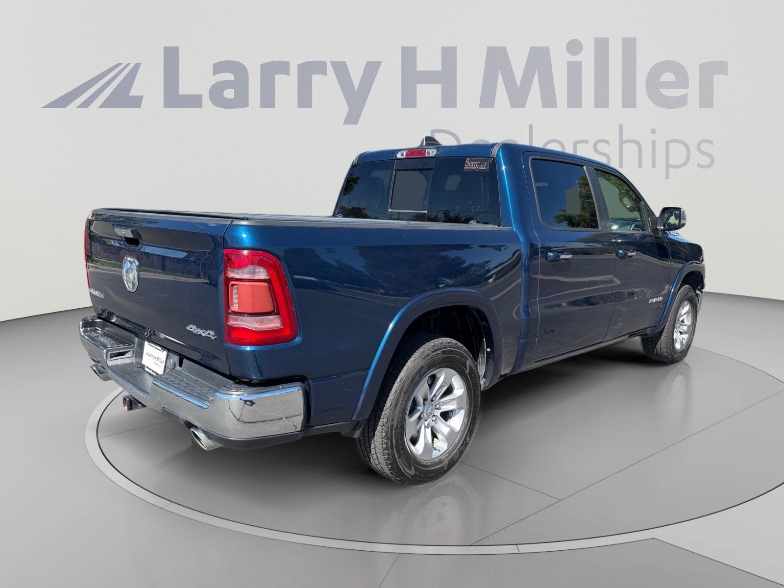 Used 2021 RAM 1500 Laramie AWD/4WD image 5