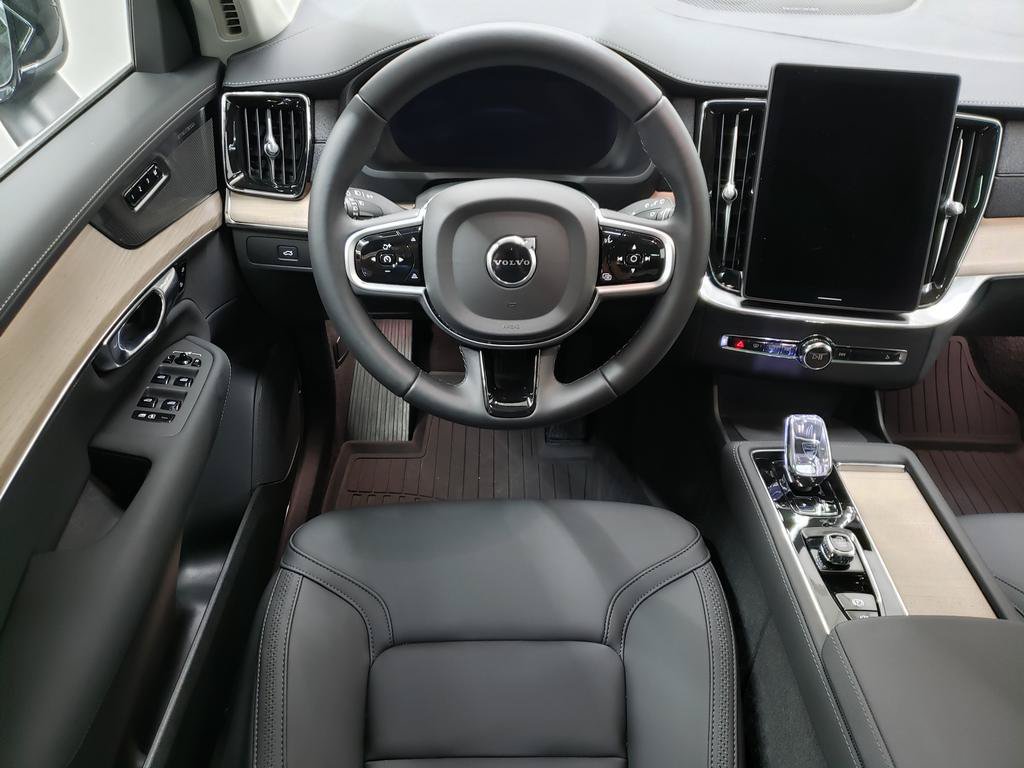 New 2026 Volvo XC90 B6 Plus w/ Protection Package Premier AWD/4WD image 10
