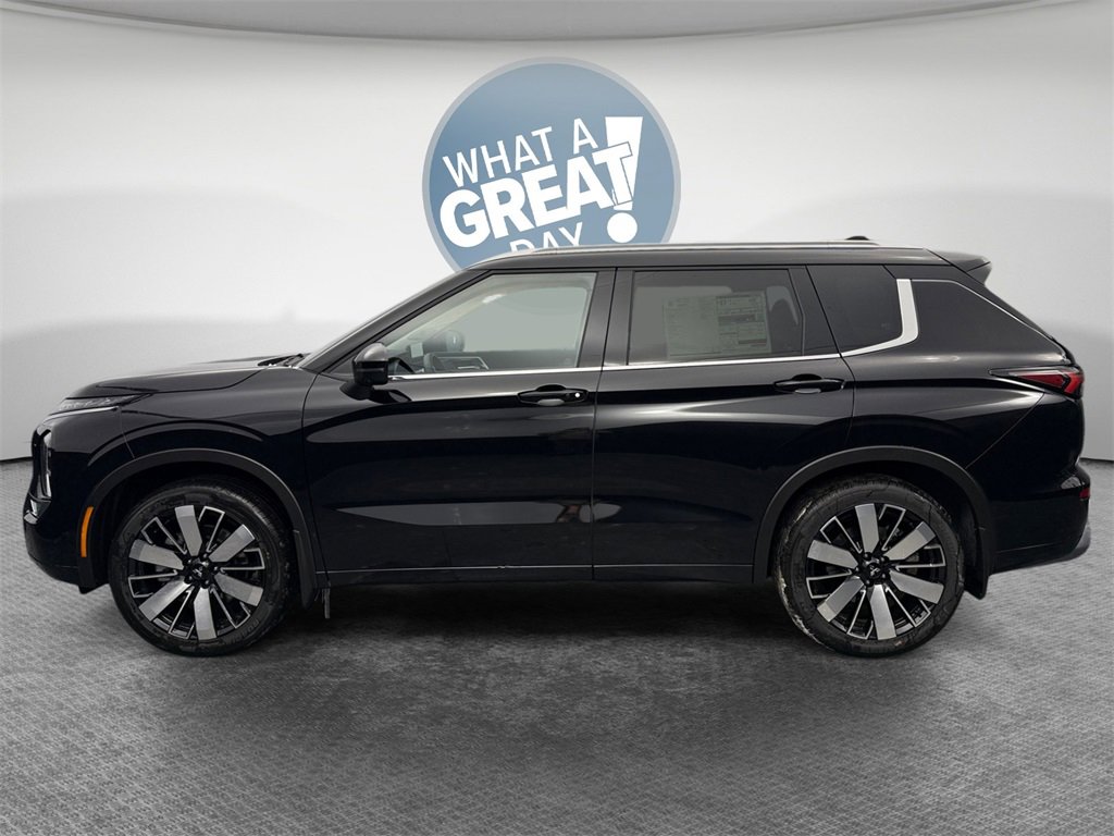 New 2026 Mitsubishi Outlander SEL image 7