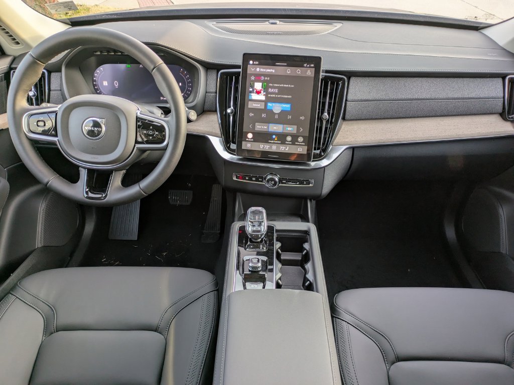 New 2026 Volvo XC90 B6 Plus w/ Protection Package Premier AWD/4WD image 14