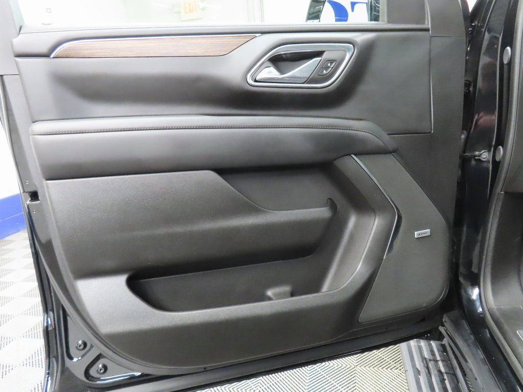 Used 2024 Chevrolet Suburban High Country AWD/4WD image 59