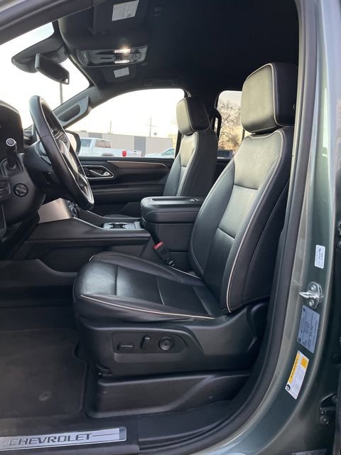 Used 2023 Chevrolet Suburban Premier image 27