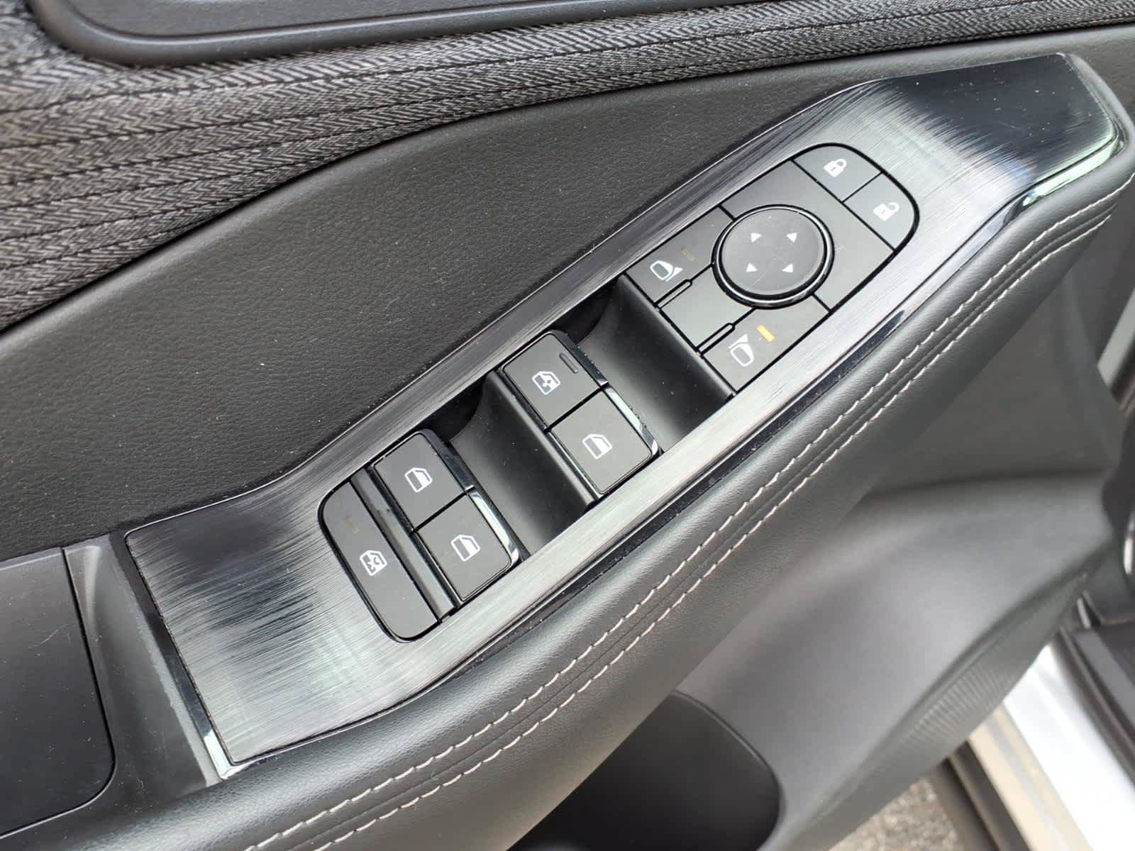 Used 2023 Nissan Rogue SV AWD/4WD image 18