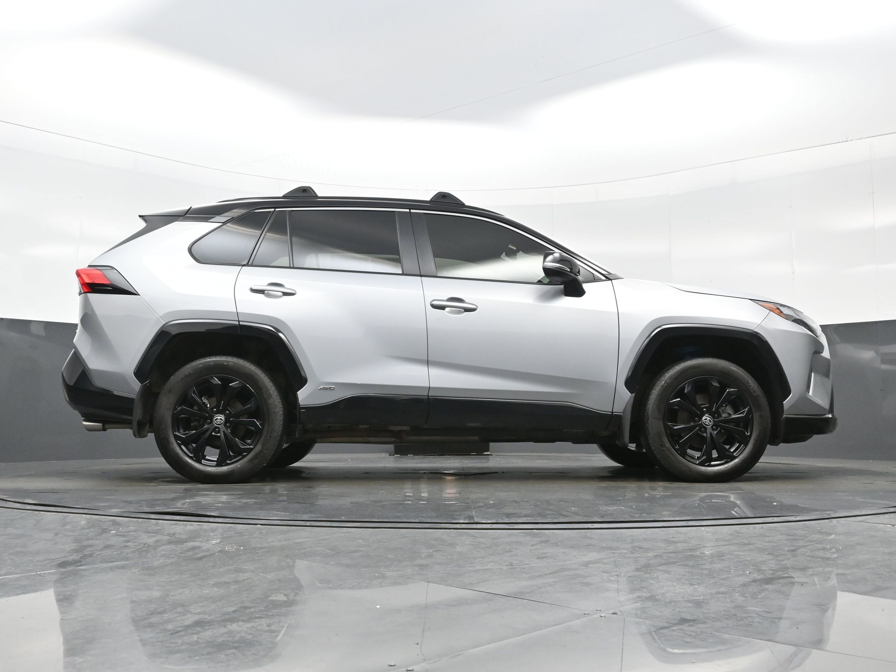 Used 2024 Toyota RAV4 XSE AWD/4WD image 34