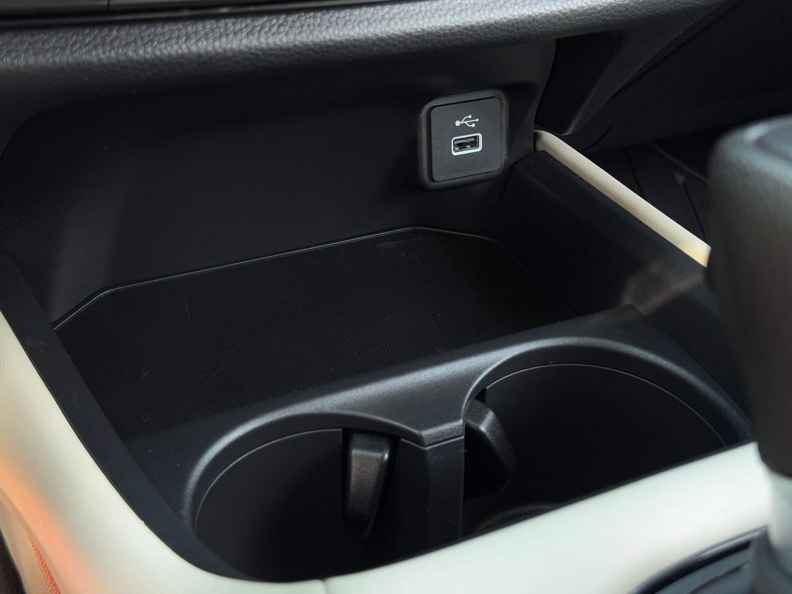 Certified 2025 Honda HR-V LX image 27