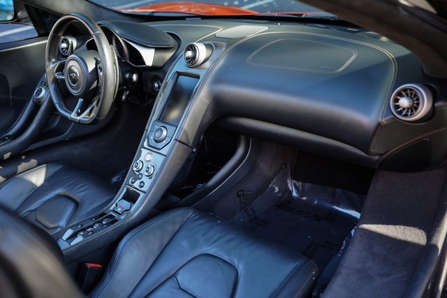 Used 2016 McLaren 650S Spider image 25