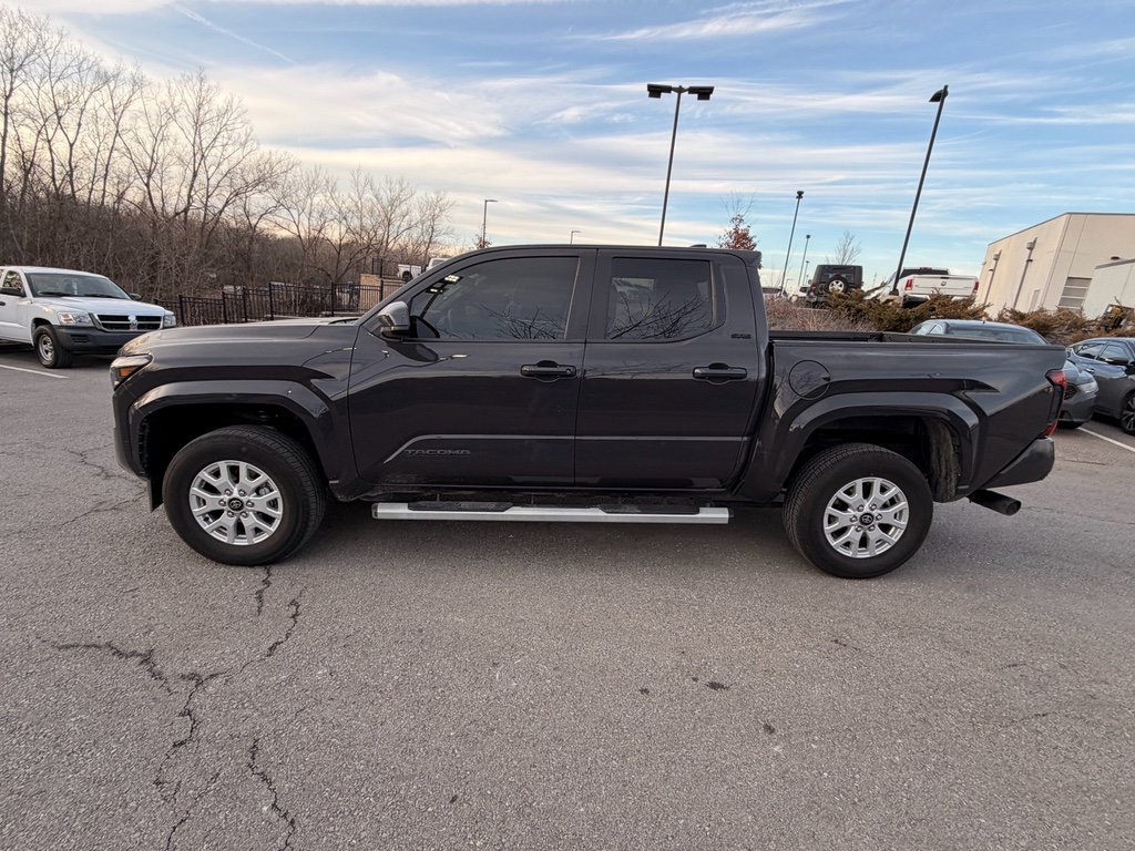 Used 2025 Toyota Tacoma SR5 image 2