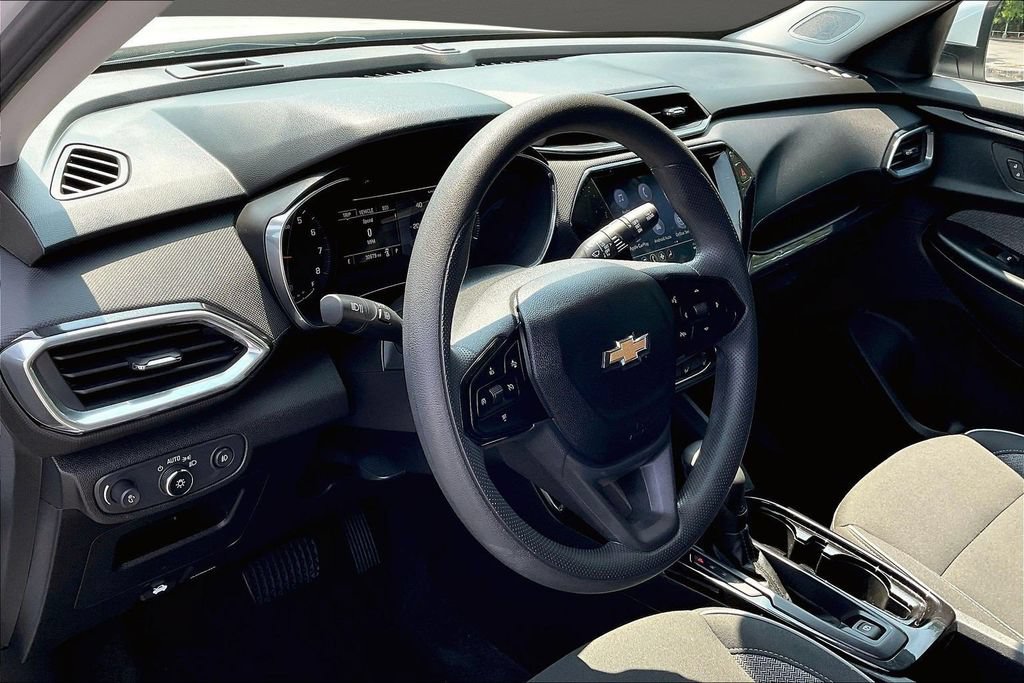 Used 2023 Chevrolet TrailBlazer LT w/ Convenience Package FWD image 20