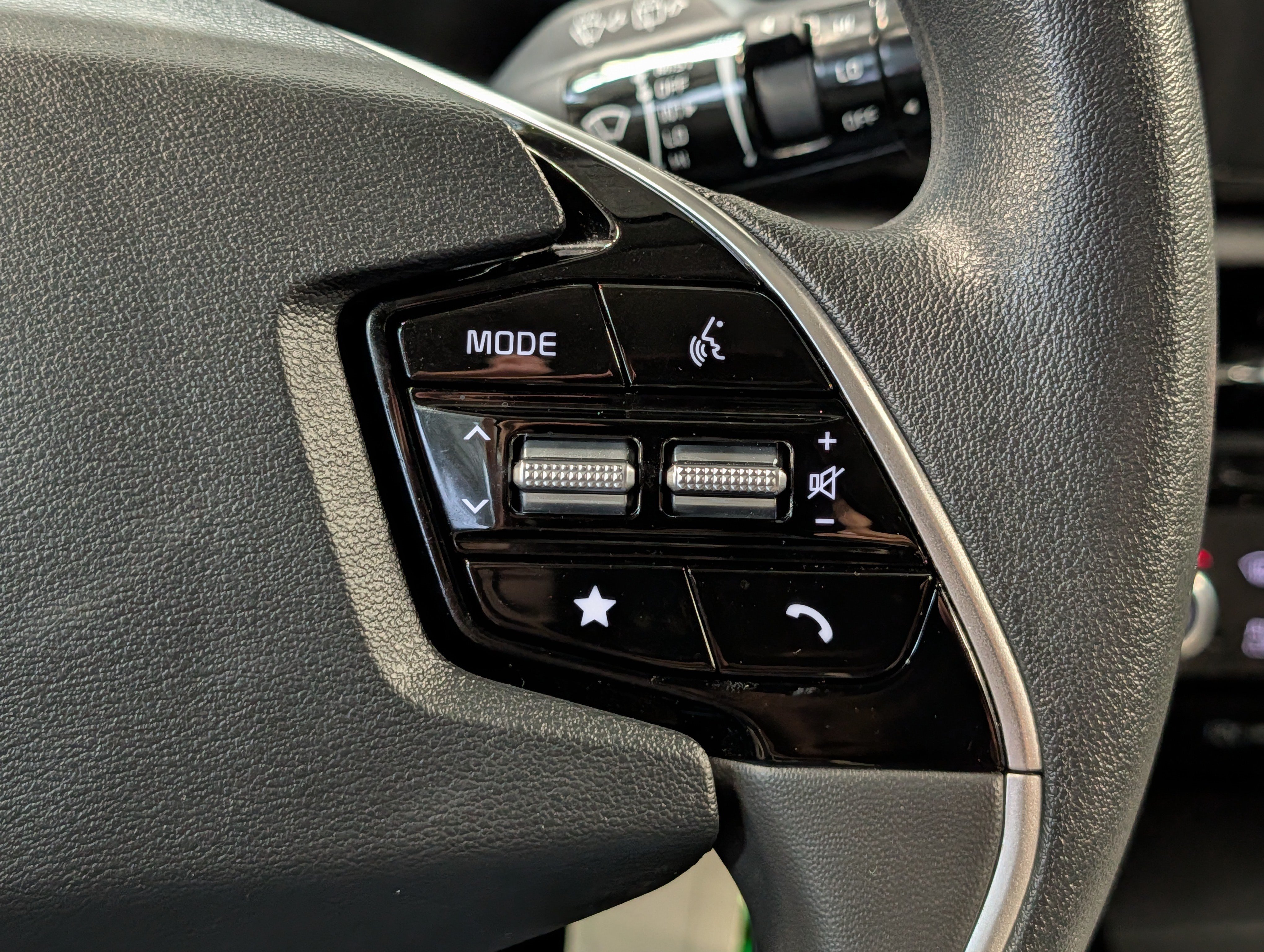 Certified 2026 Kia Niro LX FWD image 29
