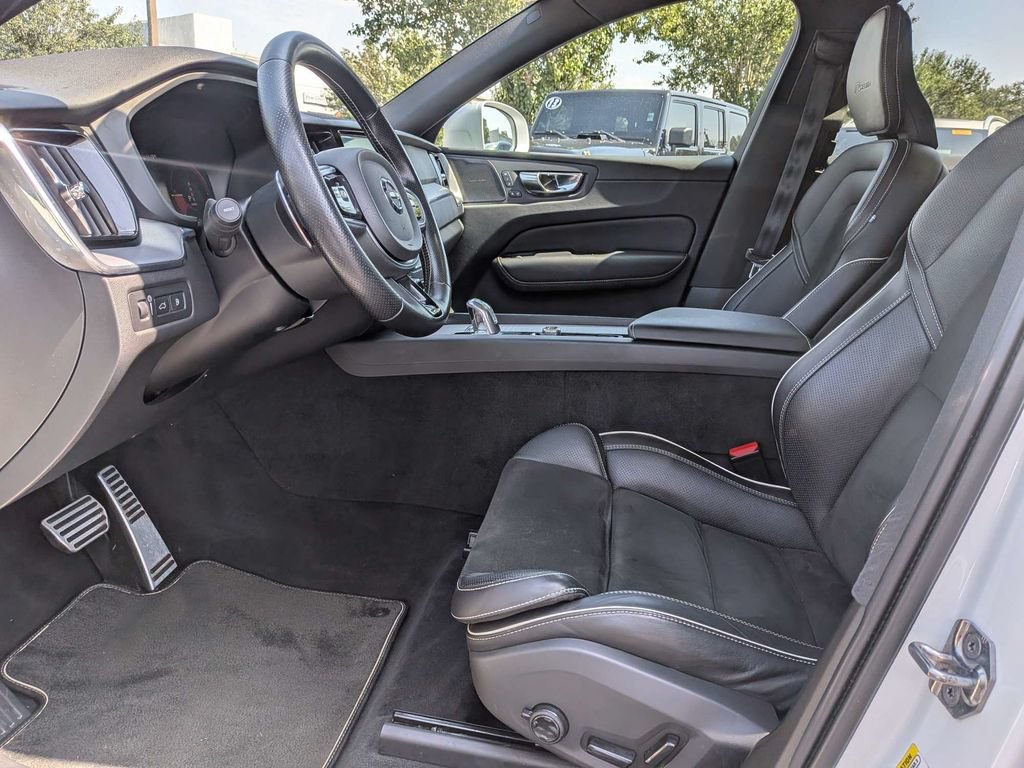 Used 2019 Volvo XC60 T8 R-Design w/ Protection Package Premier AWD/4WD image 2