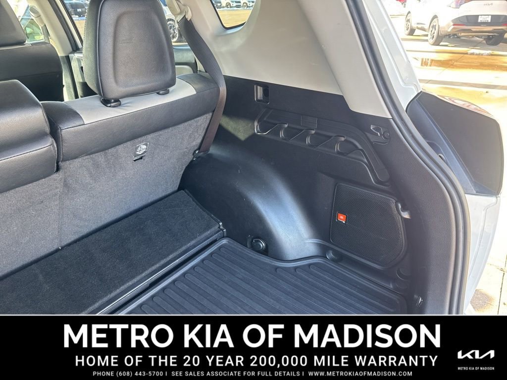 Used 2018 Toyota RAV4 Limited w/ Advanced Technology Package image 31