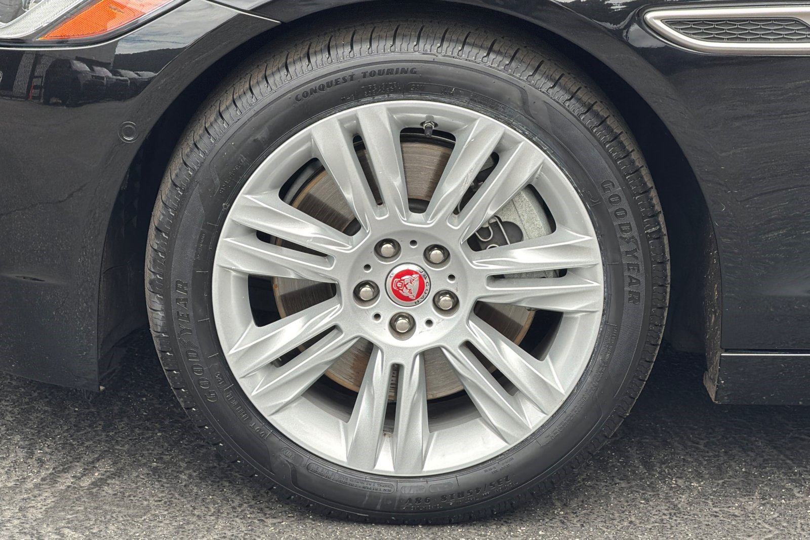 Used 2021 Jaguar XF S RWD image 13