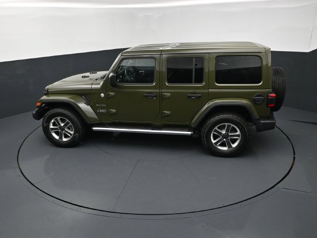 Used 2022 Jeep Wrangler Unlimited Sahara w/ LED Lighting Group AWD/4WD image 15