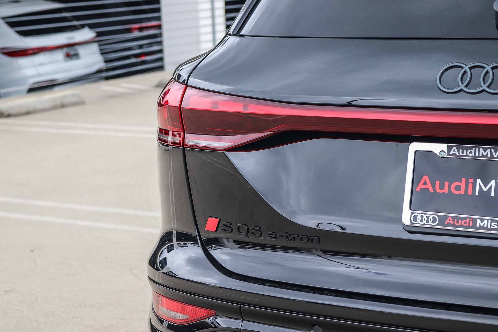 New 2027 Audi SQ6 e-tron Prestige AWD/4WD image 7