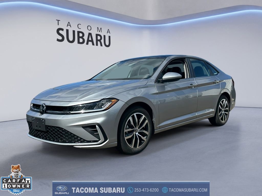 Used 2025 Volkswagen Jetta SE image 1