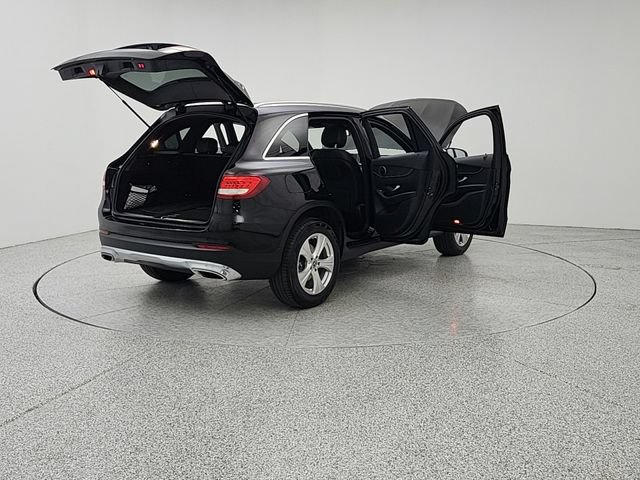 Used 2018 Mercedes-Benz GLC 300 4MATIC image 11