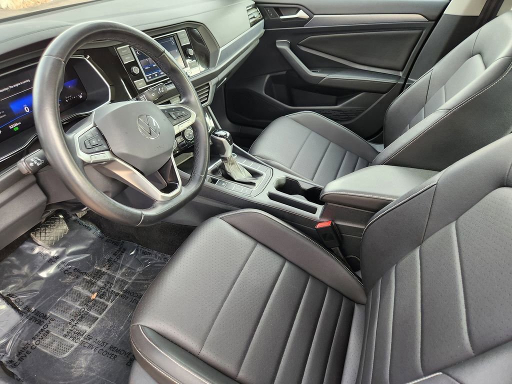 Used 2024 Volkswagen Jetta SE FWD image 8