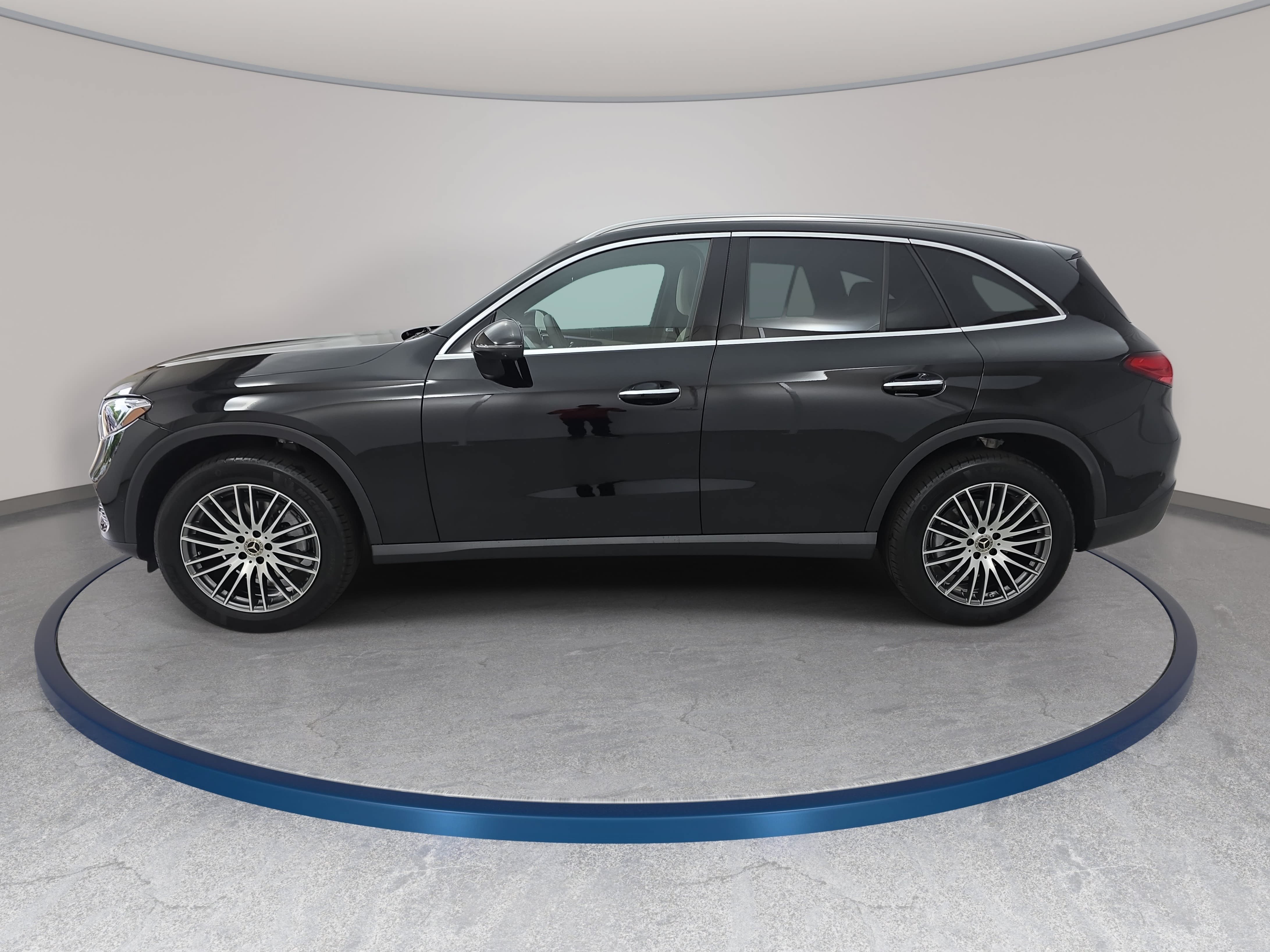 Certified 2026 Mercedes-Benz GLC 300 image 8