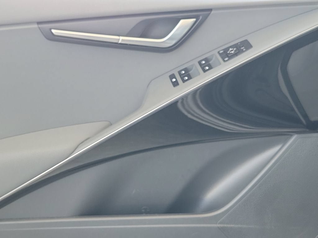 Used 2024 Kia Niro EX FWD image 20