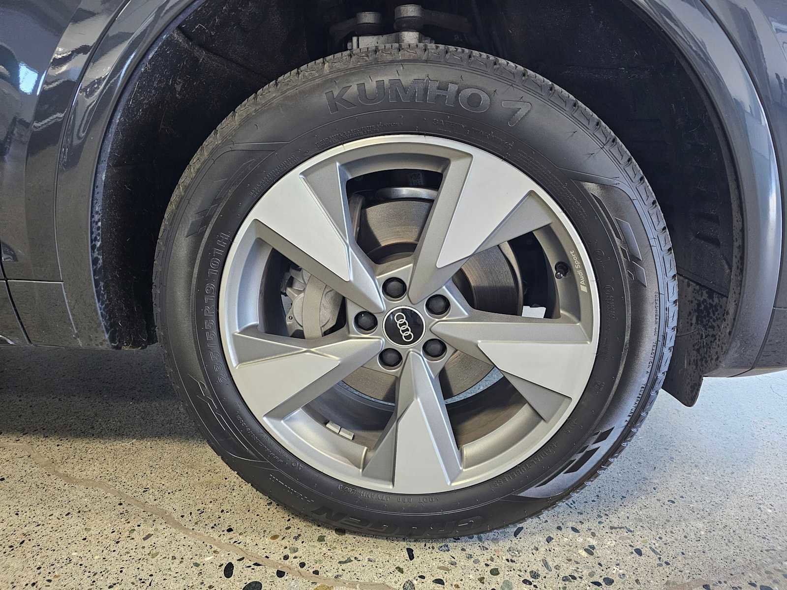 Used 2025 Audi Q5 2.0T Premium w/ Convenience Plus Package image 9