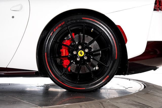 Used 2021 Ferrari 812 GTS RWD image 19