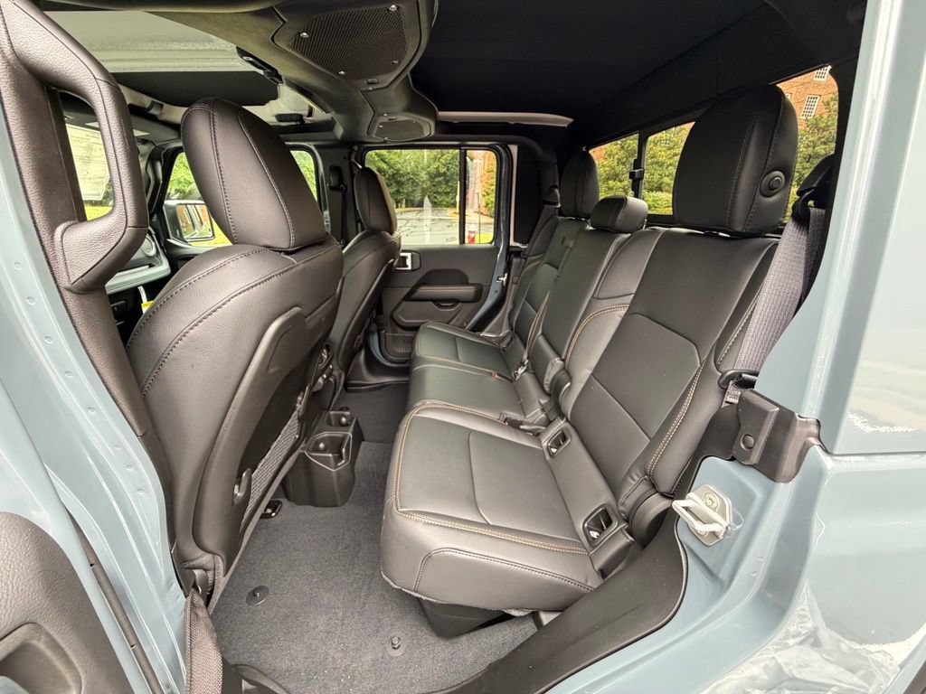 New 2026 Jeep Gladiator Sport AWD/4WD image 12