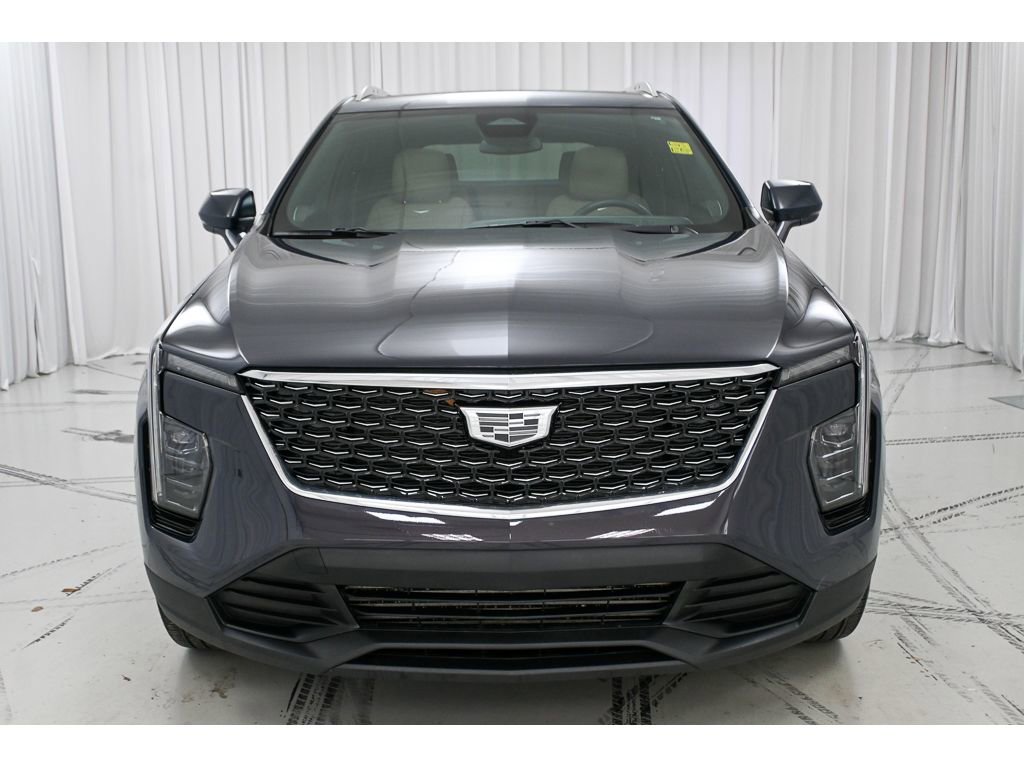 Certified 2024 Cadillac XT4 Luxury w/ Cold Weather Package image 3