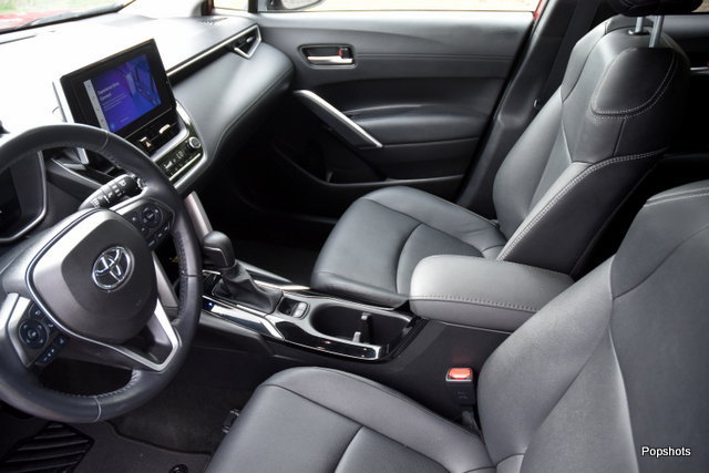 Used 2023 Toyota Corolla Cross XLE AWD/4WD image 8