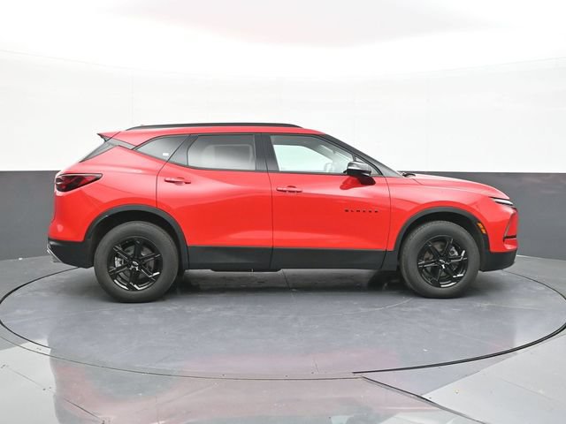 Used 2024 Chevrolet Blazer LT w/ Midnight/Sport Edition FWD image 17