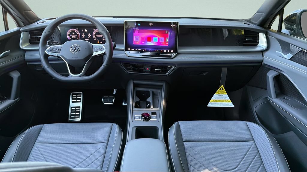New 2026 Volkswagen Tiguan SE R-Line FWD image 10