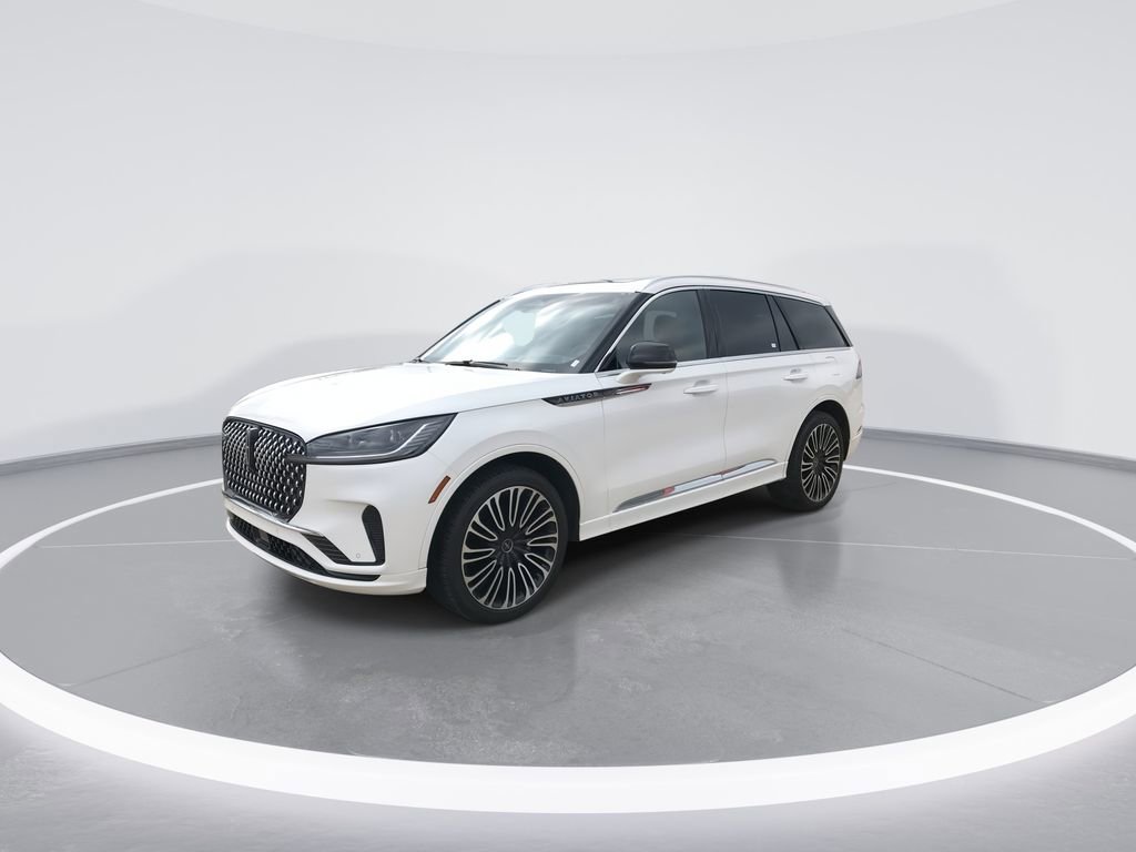 Used 2025 Lincoln Aviator Black Label AWD/4WD image 4