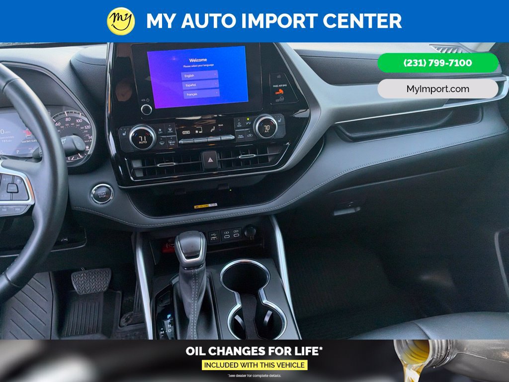 Used 2023 Toyota Highlander XLE AWD/4WD image 18