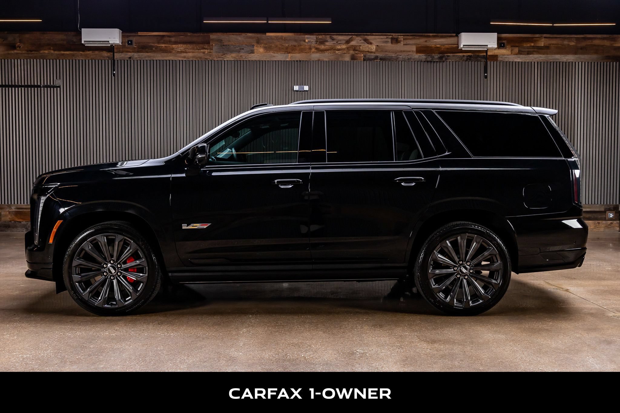 Used 2026 Cadillac Escalade V w/ LPO, Floor Liner Package AWD/4WD image 4