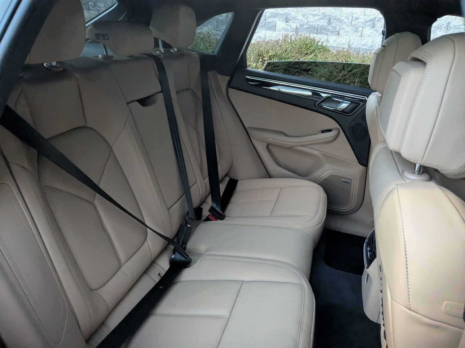 Certified 2026 Porsche Macan AWD/4WD image 25