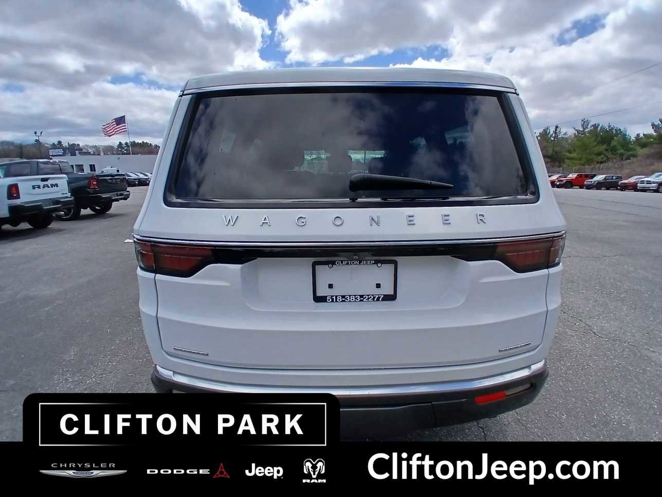 Used 2022 Jeep Wagoneer Series I w/ Convenience Group I AWD/4WD image 5