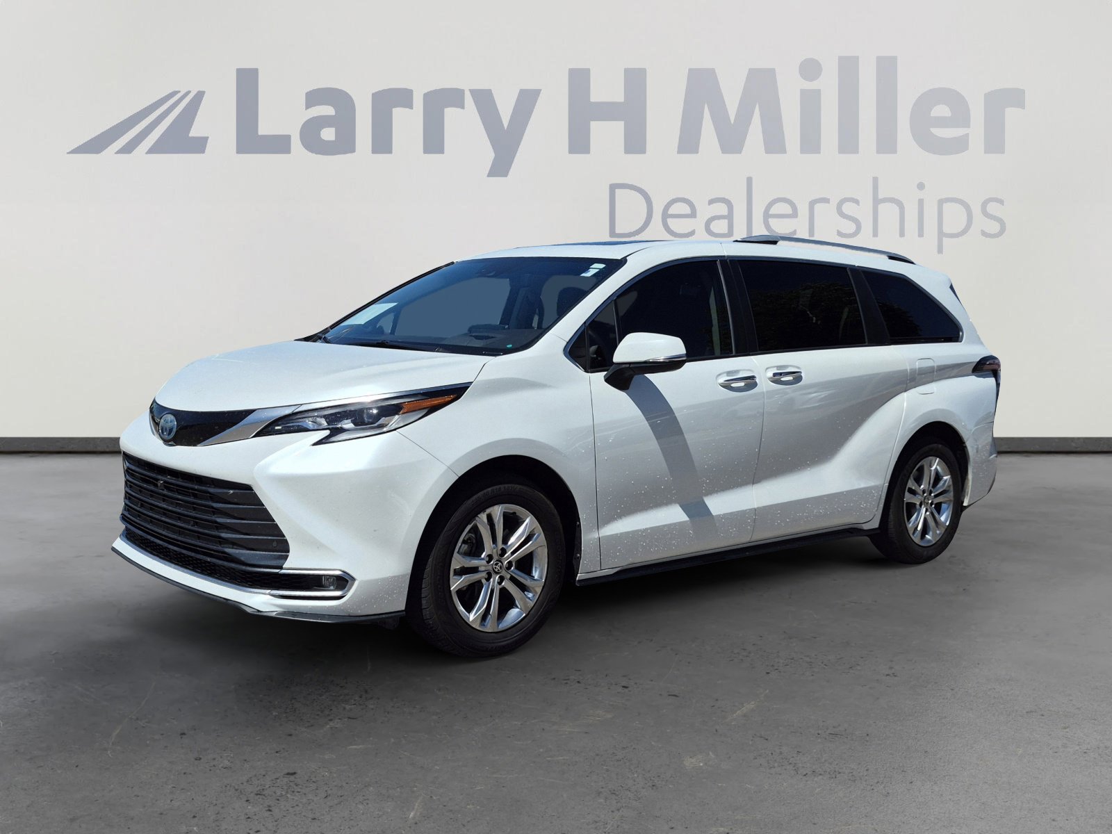 Used 2022 Toyota Sienna Platinum