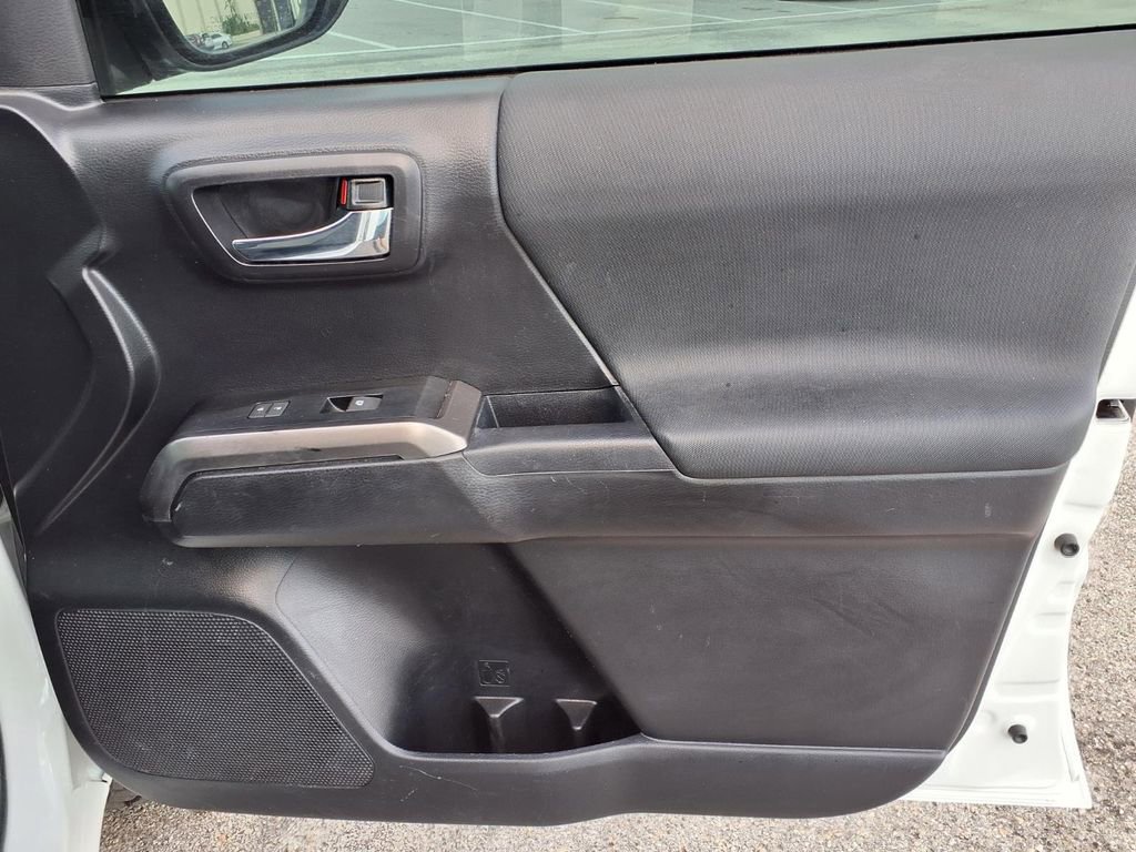 Used 2021 Toyota Tacoma TRD Off-Road w/ Technology Package image 13