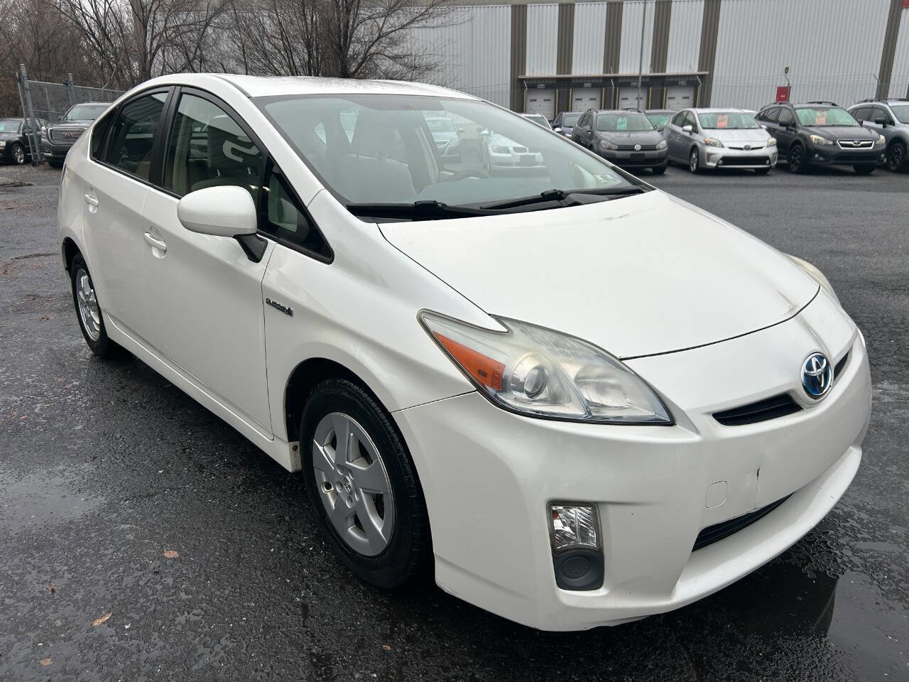 Used 2011 Toyota Prius Three image 3