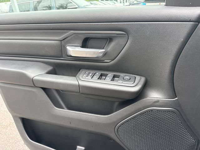 New 2026 RAM 1500 Express AWD/4WD image 13