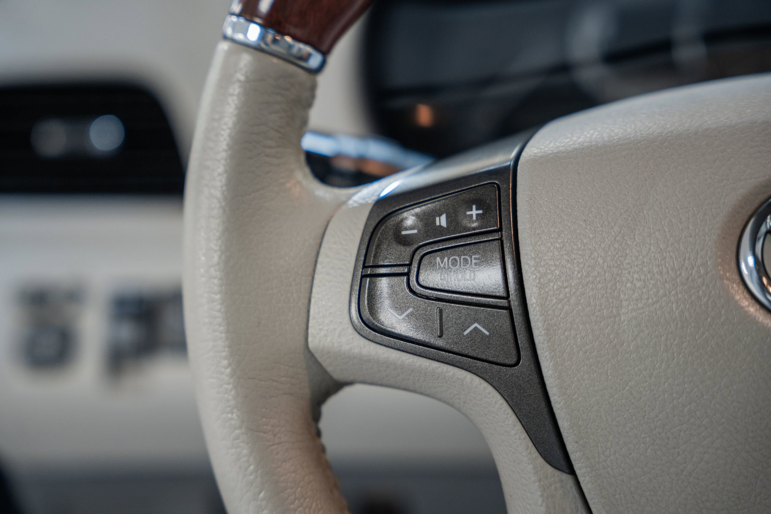 Used 2014 Toyota Sienna Limited image 36