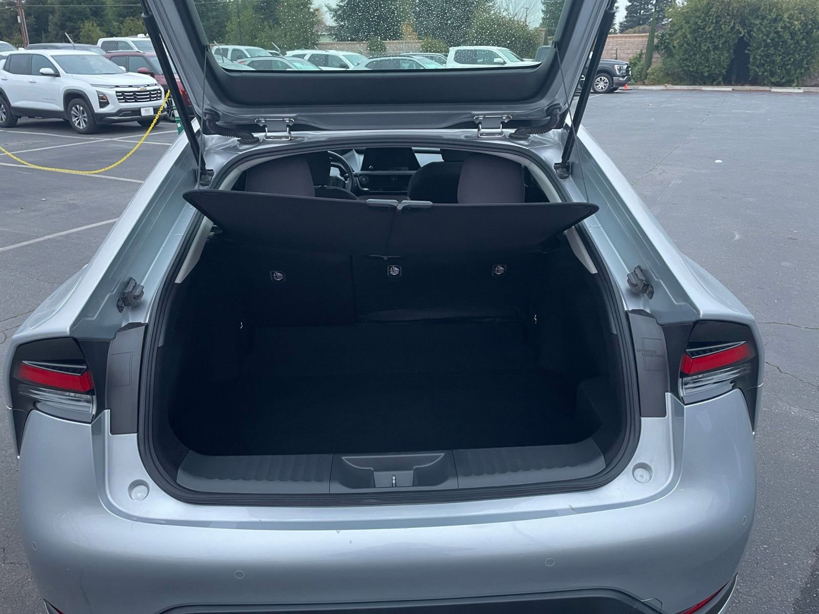 Used 2025 Toyota Prius LE image 31