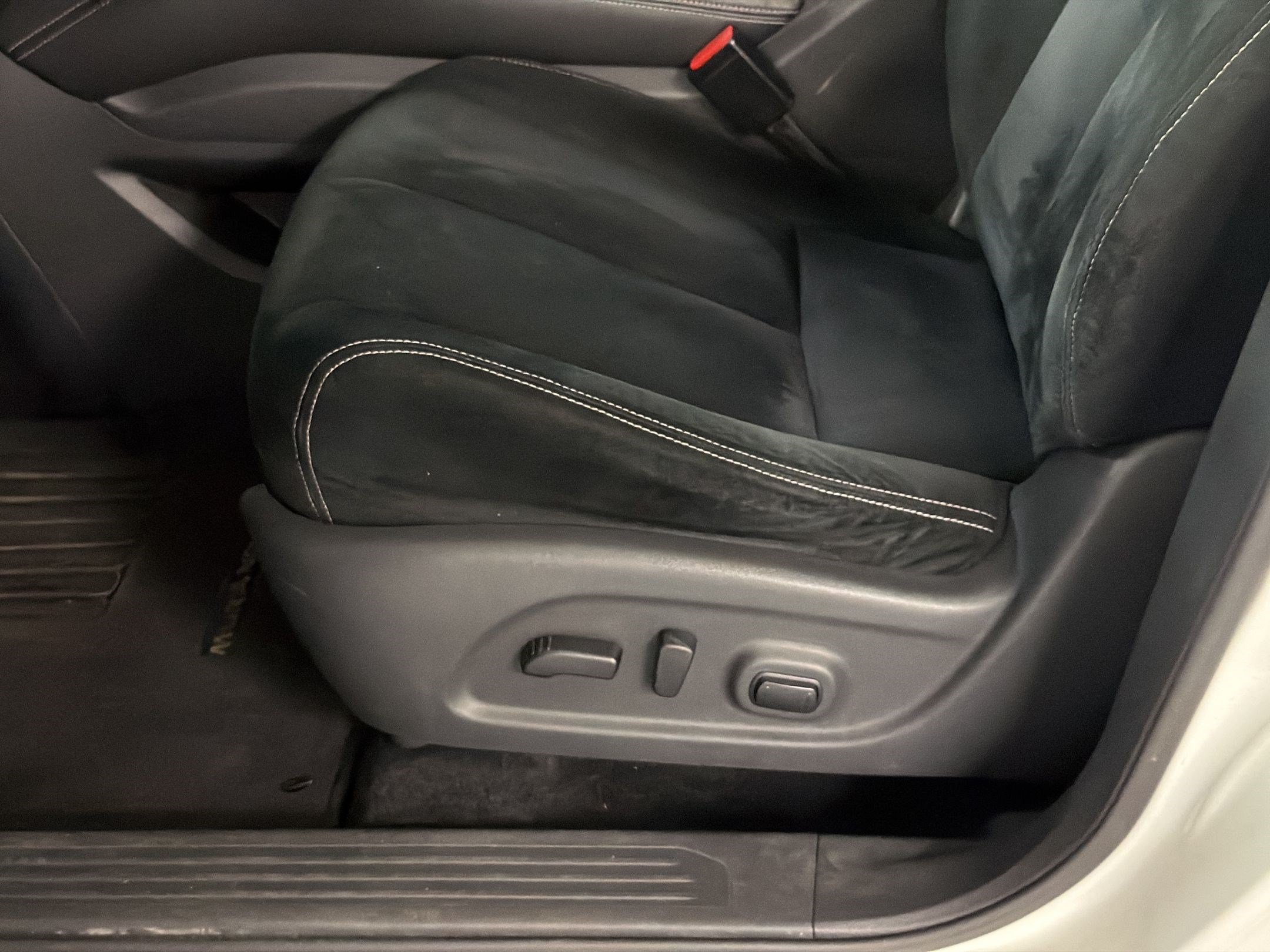 Used 2018 Nissan Murano SV w/ Premium Package AWD/4WD image 14
