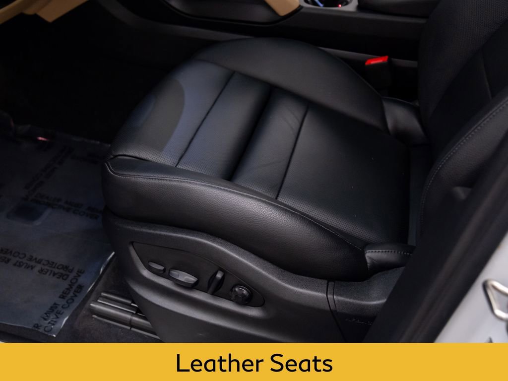 Used 2024 Porsche Cayenne image 16