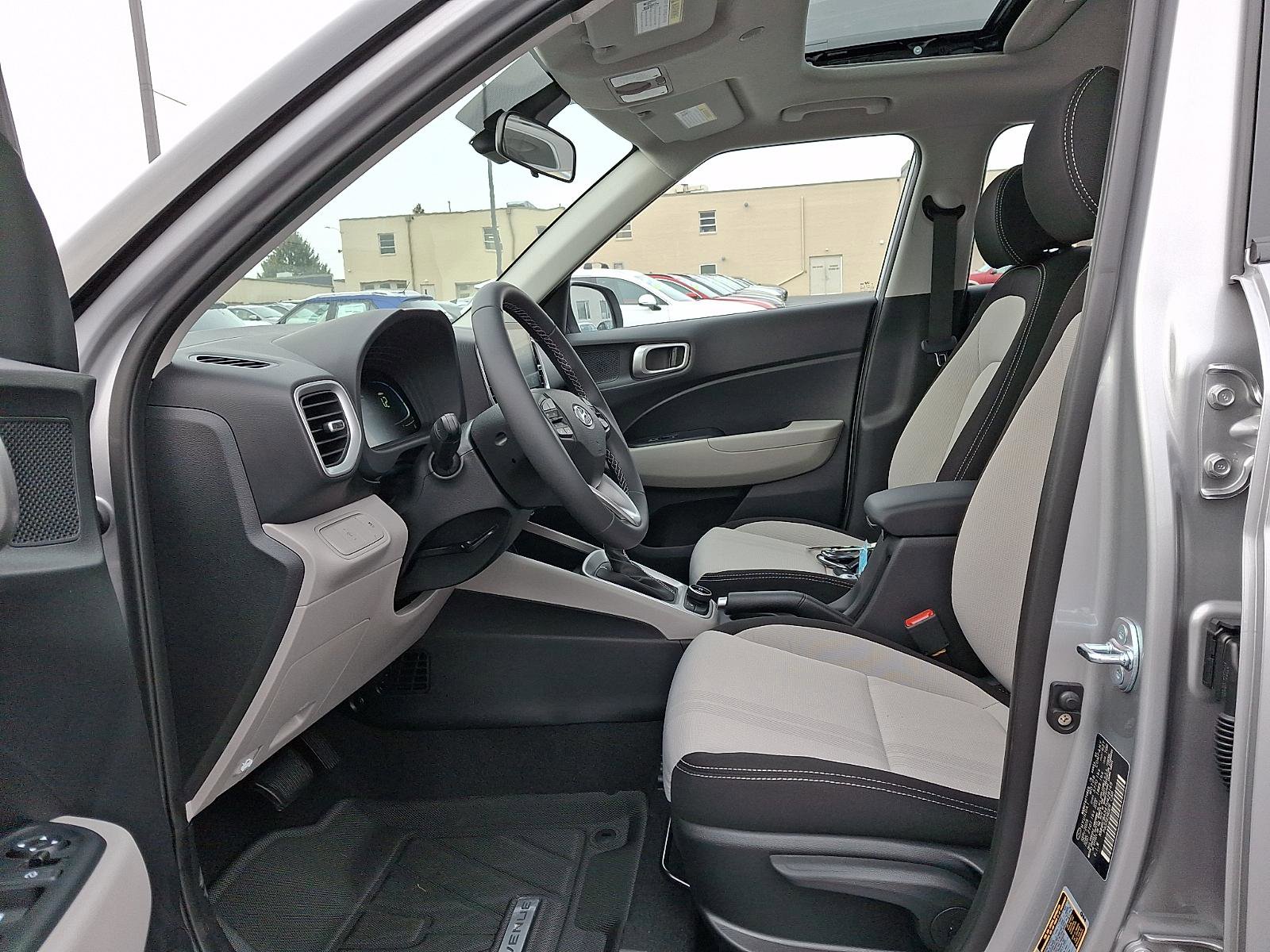 New 2026 Hyundai Venue SEL image 9