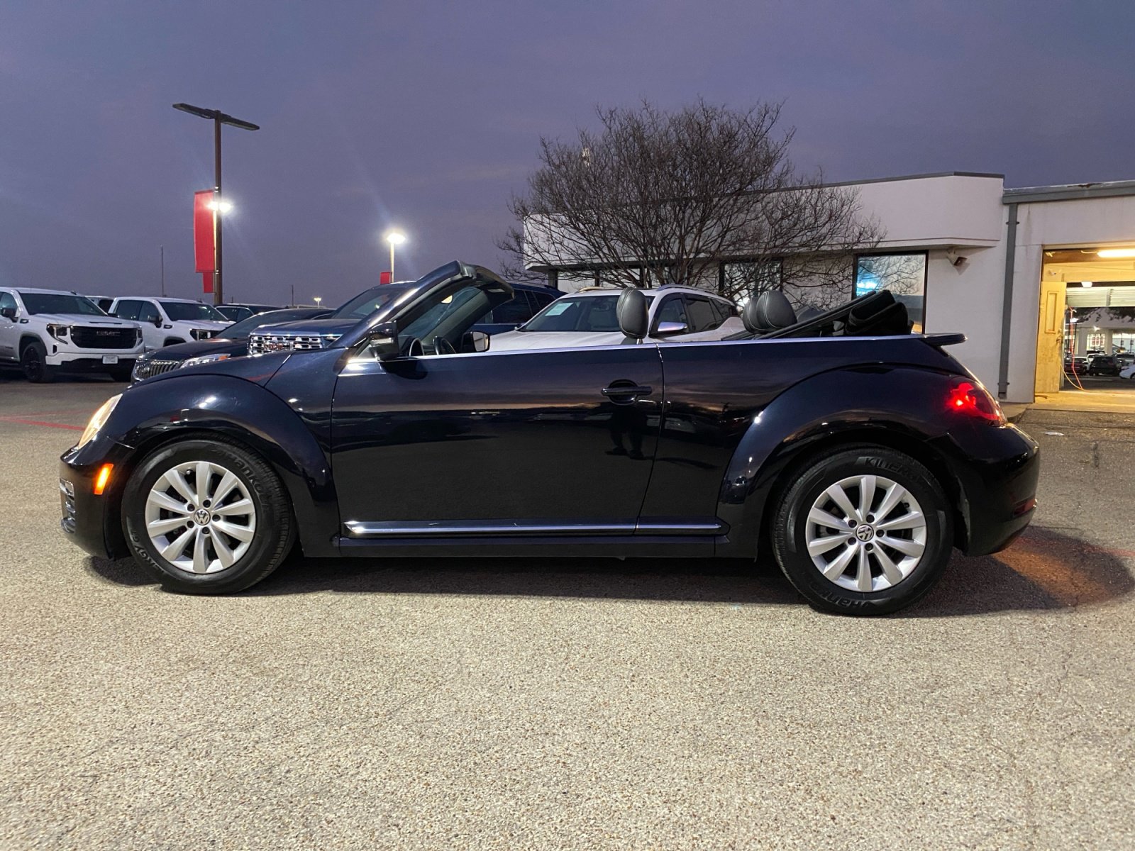Used 2019 Volkswagen Beetle 2.0T S image 19